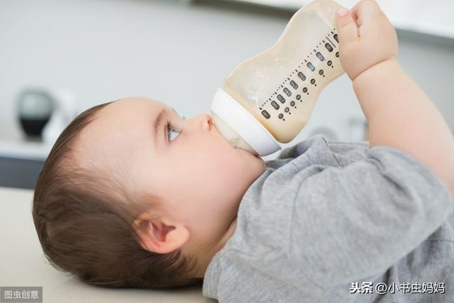 婴幼儿什么时候最需要补钙？儿科医生说：别错过这4个易缺钙时期