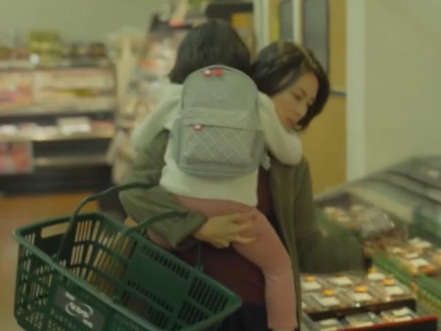 《坡道上的家》：“压垮”妈妈的稻草不是孩子，而是“身边人”