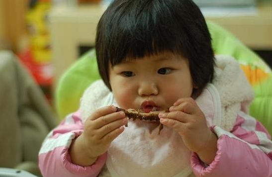劝告：不想把娃养成“病秧子”，就少做3件事，宝妈别不在意
