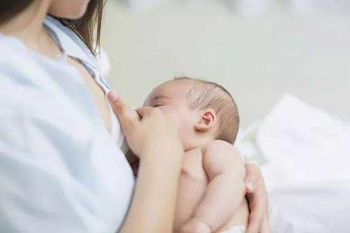 母乳喂养婴儿右撇子比例更高
