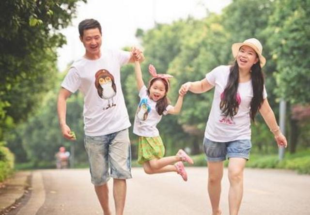 为何孩子小时候和你亲近，长大了却疏远，问题出在你身上，别不信