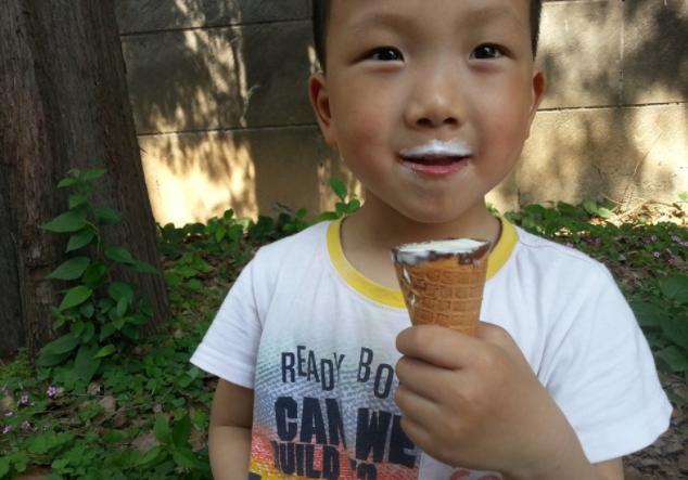 医生强调：天气再热，这4种食物也不能让孩子碰，家长不可大意