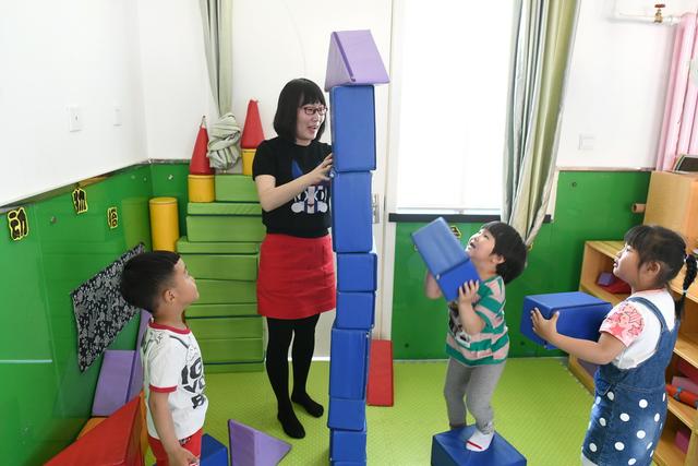 “泡”在山里的赵园长，为幼儿园孩子兼多职