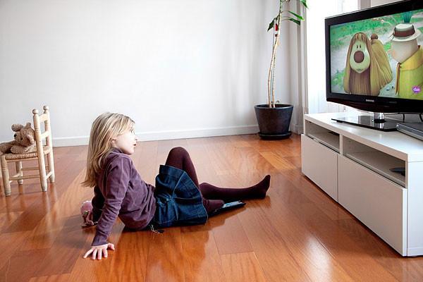 孩子沉迷电视，妈妈暴力管制？聪明的父母都这样做，孩子习惯好