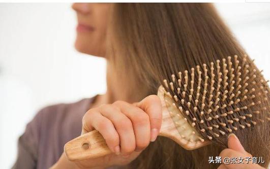 孕期脱发掉发怎么办？做好这些事情，不仅护发，还有助于胎儿发育