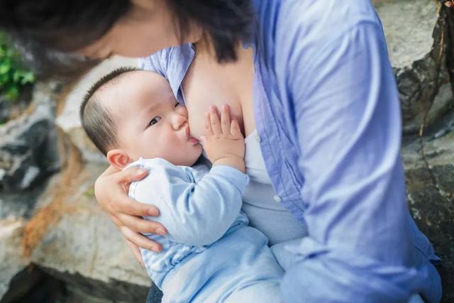 坚持让宝宝喝母乳有什么好处？答案在这里
