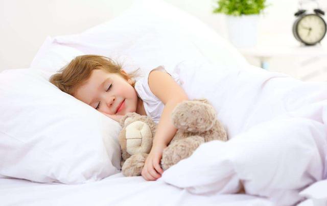 孩子几岁分床睡最好？不是3岁，而是这个年纪，很多父母都搞错了