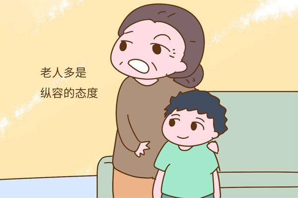 老人太宠孙子天天买零食，90后家长有苦说不出