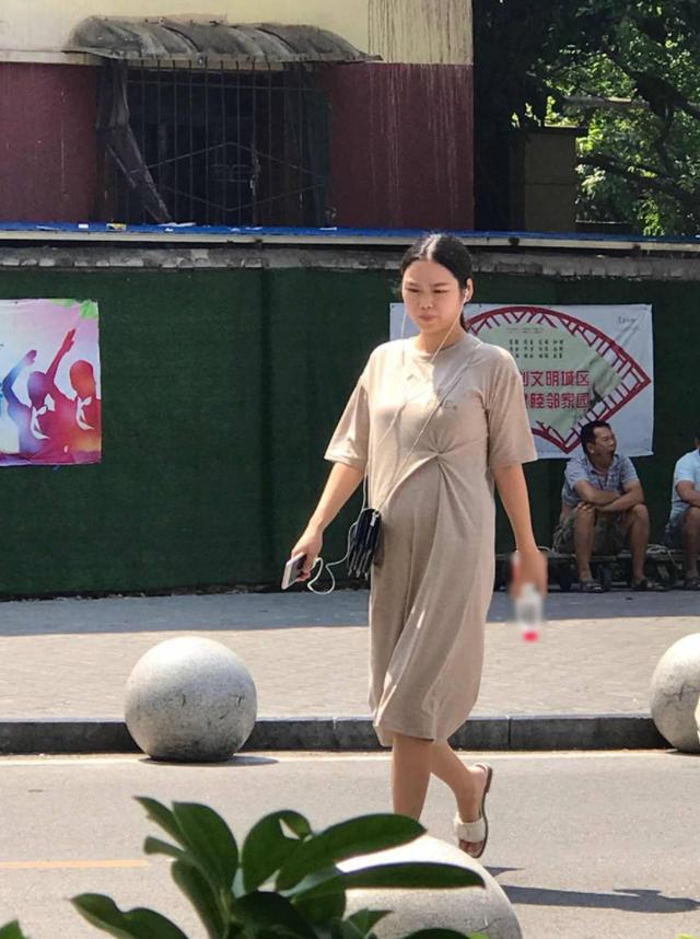 孕妈肚子发紧变硬，大多是这个“现象”引发的，孕妈你可别忽视