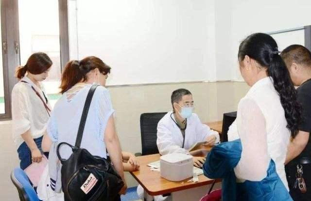 男孩性早熟比较隐蔽，几大危害不比女孩差，很多父母还毫不知情