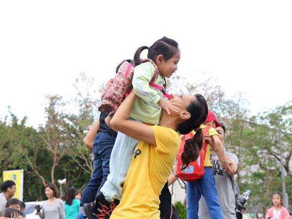 幼儿园放学接孩子，早接 or 晚接？会影响孩子一生