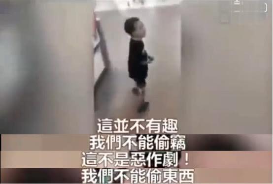 小男孩偷拿巧克力，父亲的教育方式令人叹服