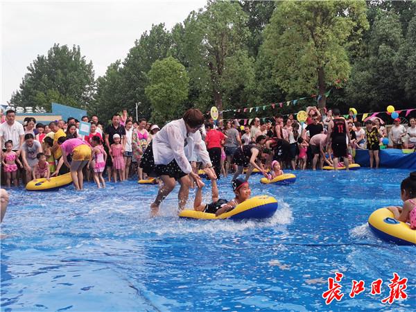 武汉这个幼儿园搭了水上乐园，孩子和家长都玩“疯”了