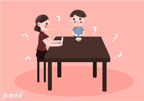 母子俩吃了碗面，刚走出门，老板娘叹气：这妈妈将来得住养老院