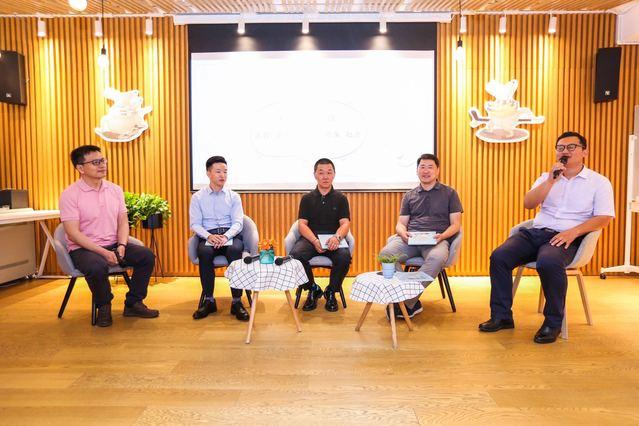 爸爸不能陪伴我们的时候，就写封信《我爸爸收》