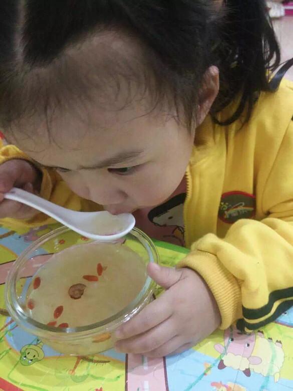 医生：给娃添加辅食有讲究，3个误区会&quot;坑娃&quot;，请宝妈务必做到