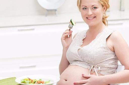 孕期饮食有讲究，怀孕后，孕妈什么时候吃坚果好呢？