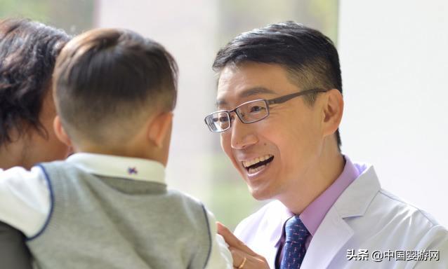 懒妈妈的孩子早说话？来看育儿专家崔玉涛怎么说