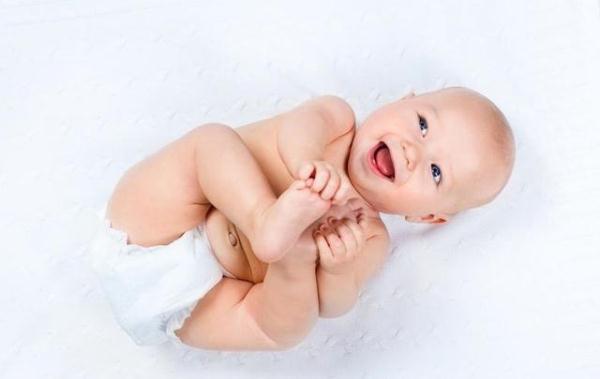 相对于尿布，纸尿裤才是夏天的最佳选择