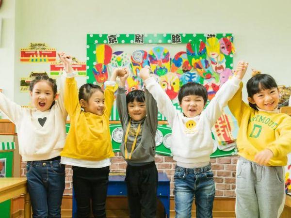 孩子在幼儿园不敢喝水！知道原因后让人心酸