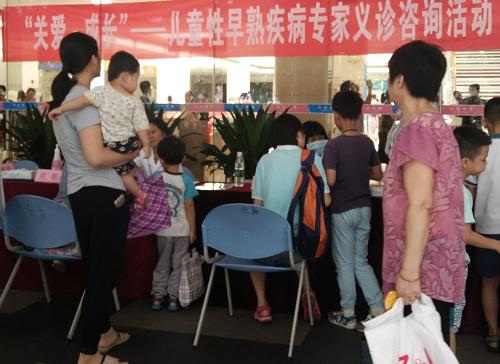 8岁女孩来姨妈！只因天天吃这饭，儿科医生：家长也太不当回事了