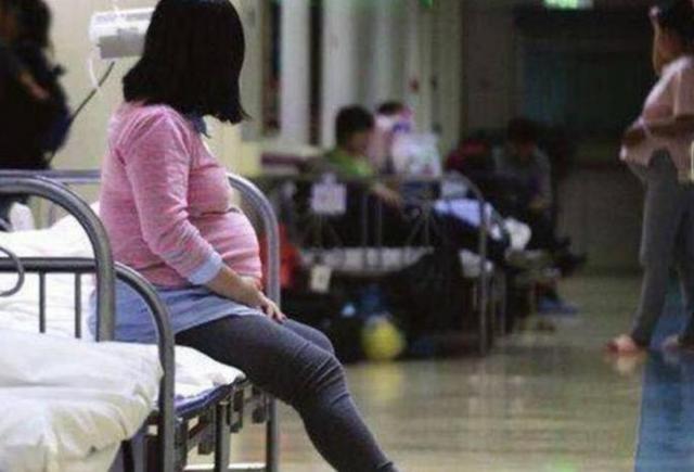 待产的孕妈，若出现了这3个症状，是宝宝降生前发出的信号