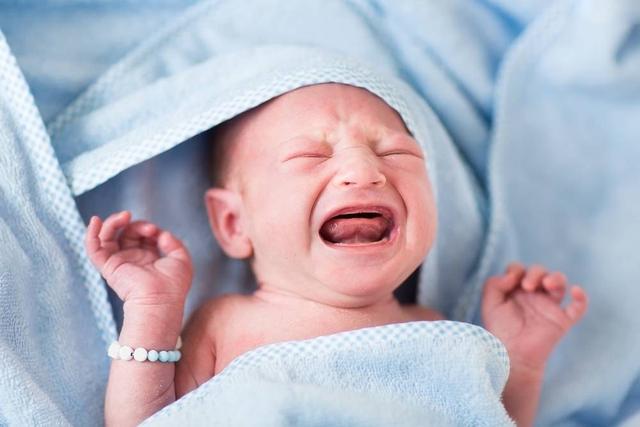 孩子不听话、打人、哭闹、哄不好……分分钟炸毛，宝宝到底怎么了