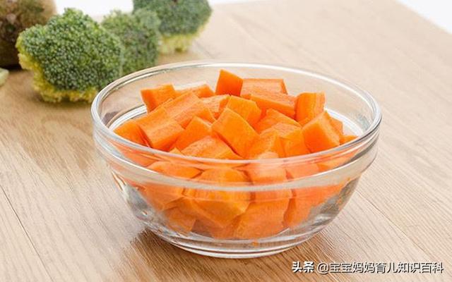 宝宝辅食：如何为婴儿做胡萝卜泥