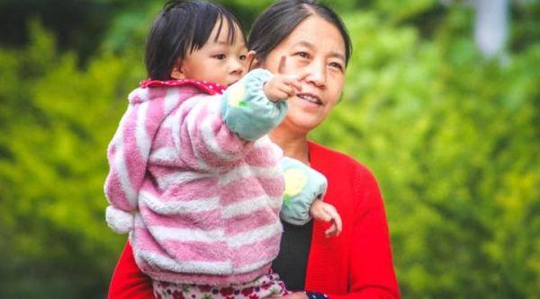 婆婆现在不帮儿媳带娃，25年后就知道自己的处境多尴尬