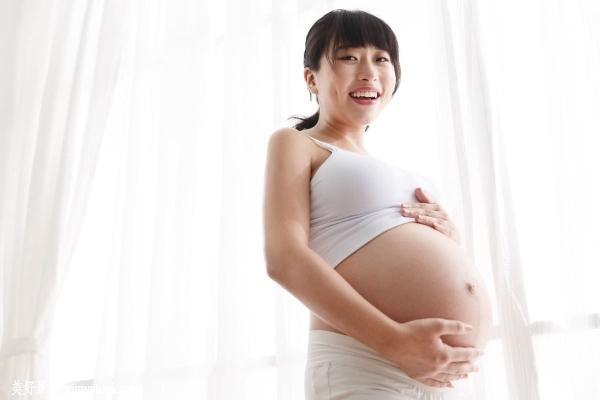 临产征兆来临，准妈妈可以洗个澡再去医院待产吗？