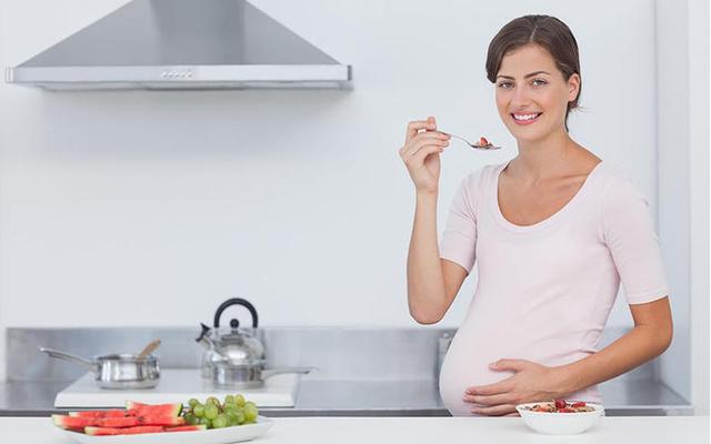 孕期再馋也不要吃这5种食物，危险
