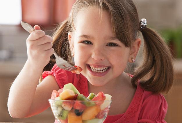 103名儿童身亡，疑因空腹吃"它"？医生：这类水果的吃法有讲究