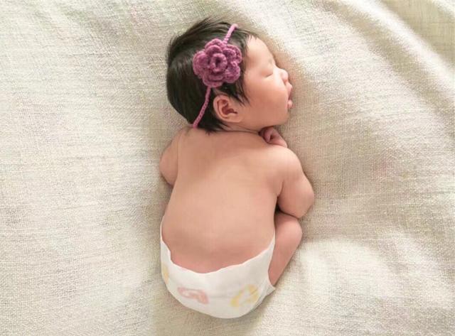 宝宝什么时候可以戒用纸尿裤？医生说这个时间正合适