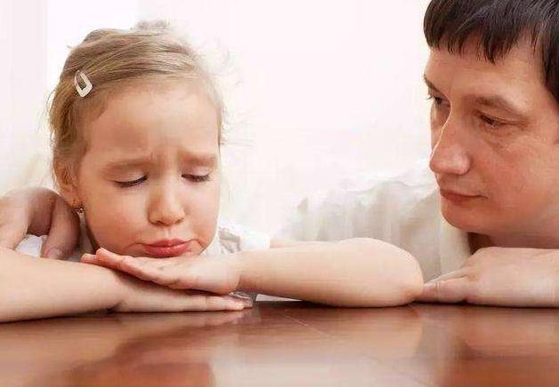 想要孩子长大以后“不啃老”独当一面，要引导他自己做每一个决定