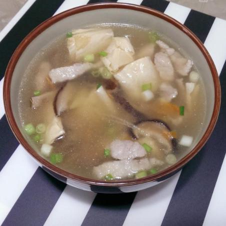 6个月宝宝肠坏死，儿科医生：未满一周岁，这3种辅食不能碰