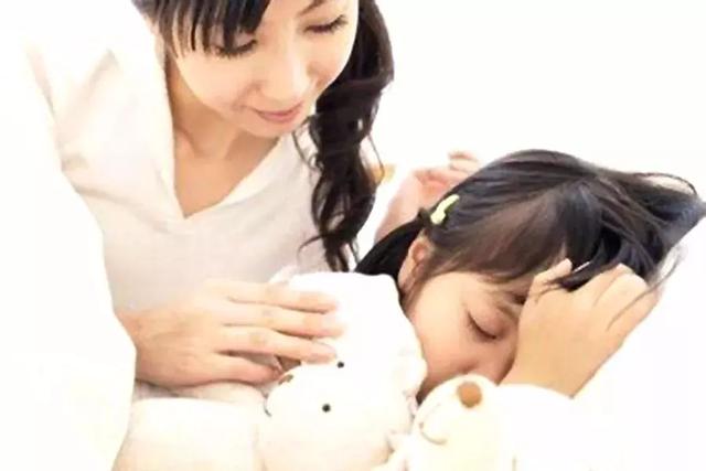 孩子起床时莫名生气哭闹，家长如何应对这种“起床气”？