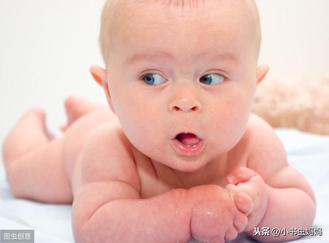 宝宝总爱流口水怎么办？儿科医生说：学会这几招，宝宝不易长湿疹
