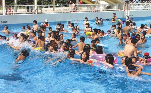 孩子4岁后，就别再带他去这3个“地方”了，真的一点好处都没有