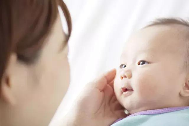 宝宝从出生到7岁的视力变化，看看你家娃达标了吗？