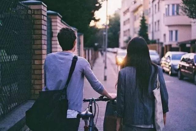 年轻夫妻为什么都不愿生二胎？不仅因为钱，还有些难以启齿的理由