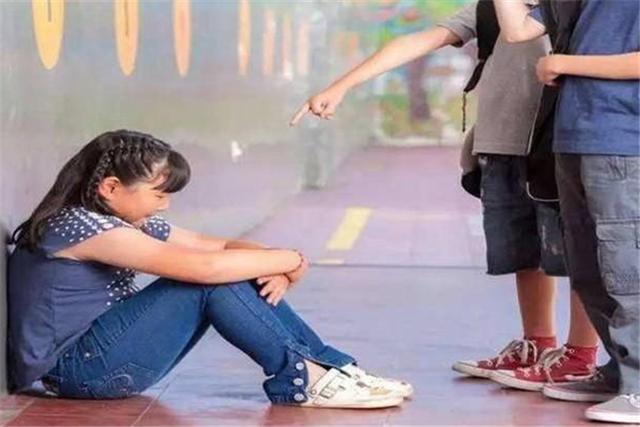 5岁幼童遭同学“霸凌”，家长是该让孩子忍，还是替孩子解决？