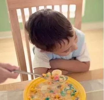 宝宝缺钙的十大症状，为何天天补钙还“缺钙”？
