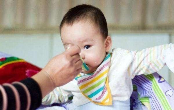 宝宝快两岁了还在吃母乳？这时候的母乳还有营养吗？为什么？