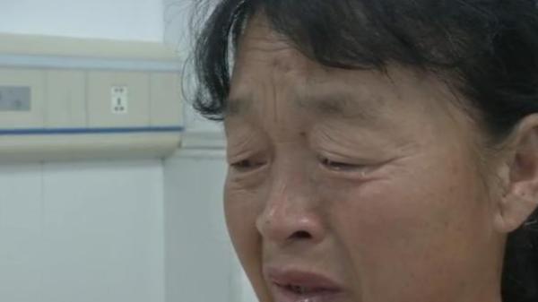 男孩误吞杏核差点要命 医生紧急抢救 发现背后的原因太让人心疼