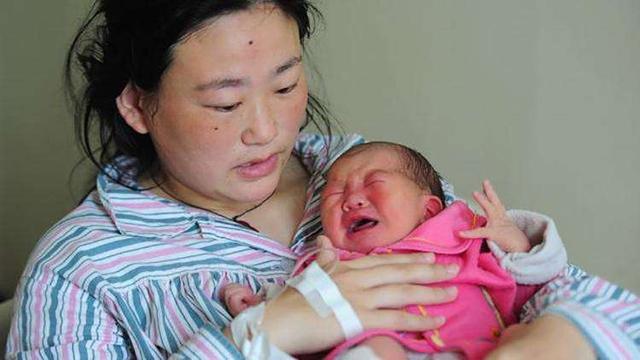 生完孩子多久可以洗头？顺产和剖腹产也有区别，记好这两个时间