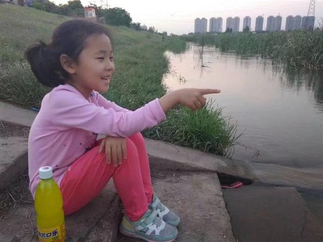 女孩这个年纪来月经，将来可能个子很矮，当妈的要多留意着点