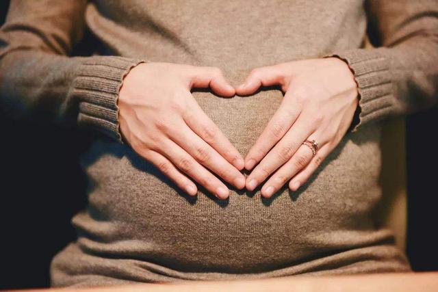 女性多大年龄时不宜生育？过了这个年纪，生娃要慎重