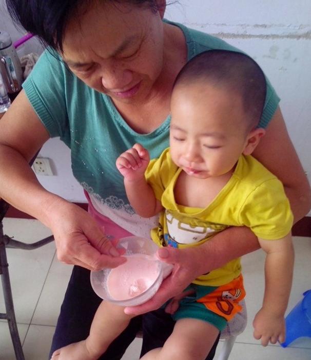 3岁女童呕吐不止，紧急送医，医生忠告：这些食物孩子一口也别吃