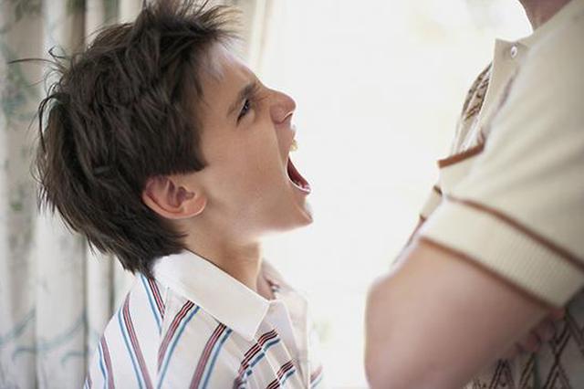 “你为啥总和我对着干”：最“听话”的孩子，长大后让父母最心伤