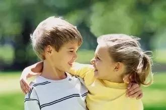 为什么带男孩比带女孩累？原来，我们一直在伤害男孩
